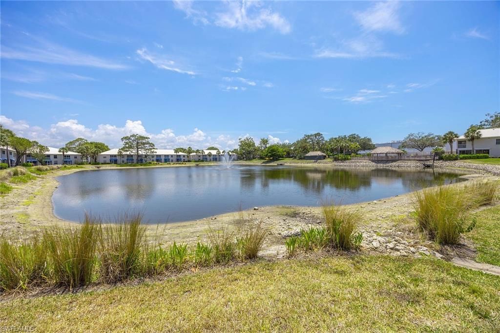 822 Gulf Pavillion Dr, Unit 202, Naples, FL 34108 Photo