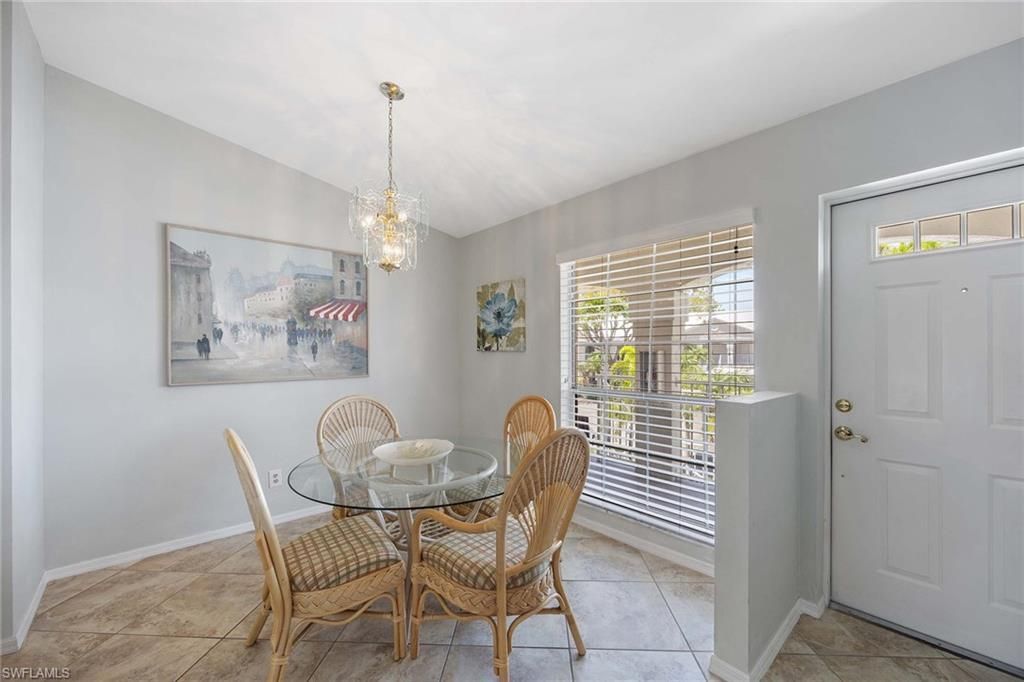 822 Gulf Pavillion Dr, Unit 202, Naples, FL 34108 Photo