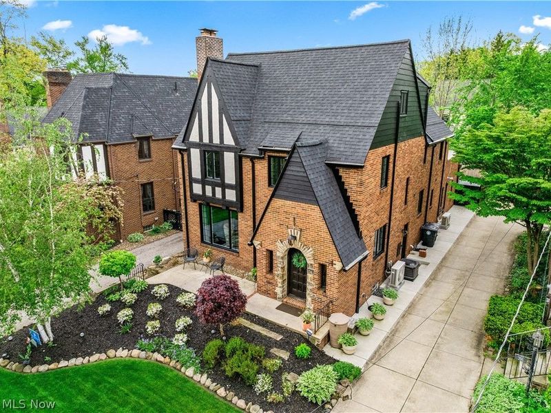 710 Mentor Road, Akron, OH 44303 Photo 2