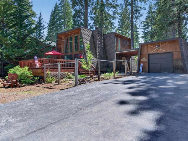 1327 Peninsula Drive, Lake Almanor, CA 96137