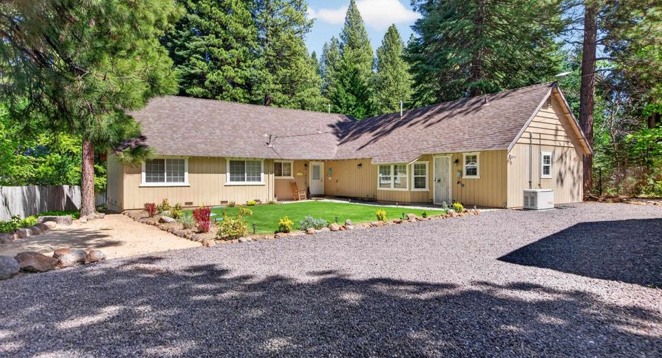 1108 Peninsula Drive, Lake Almanor, CA 96137 Photo
