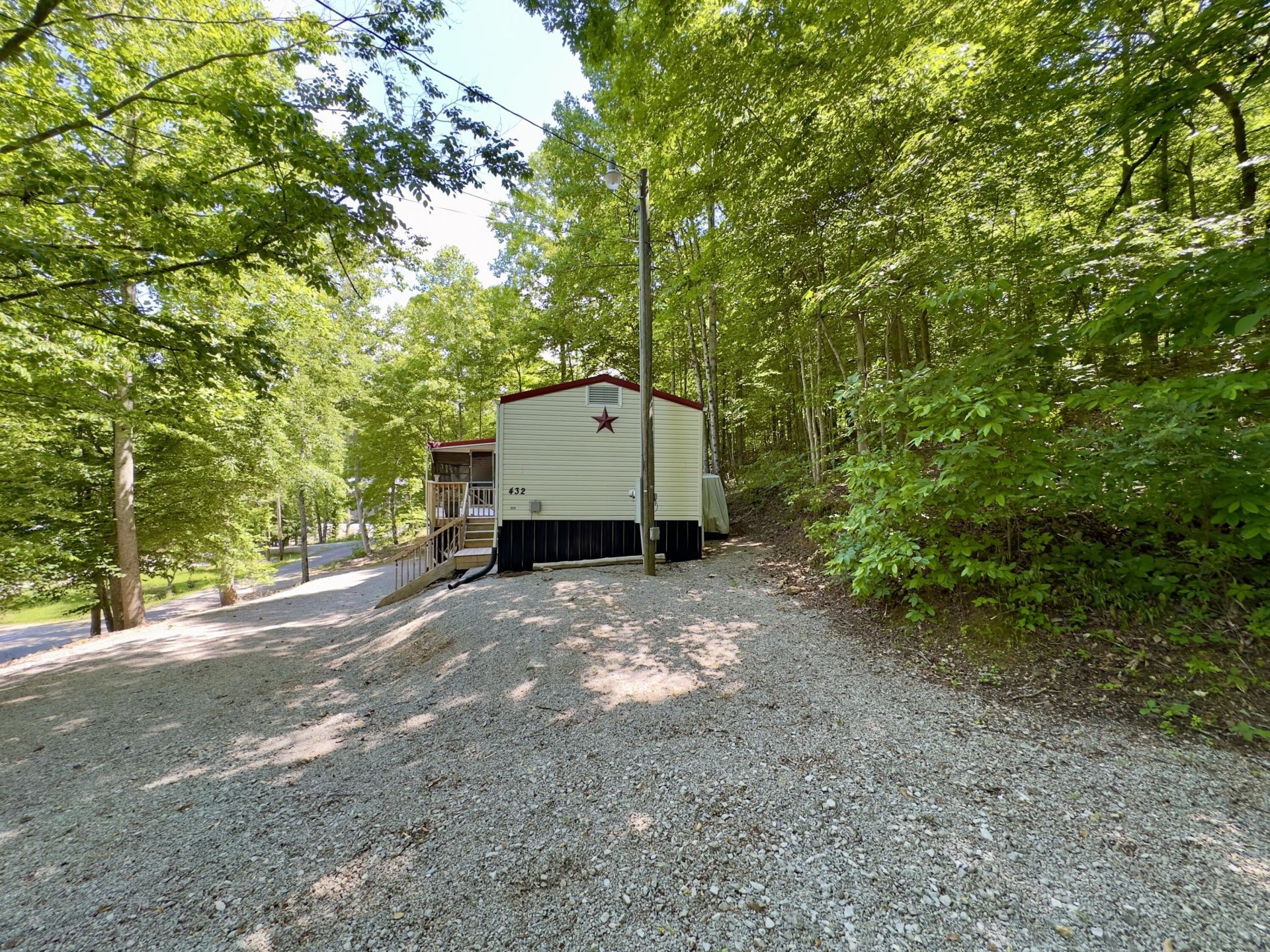 432 N Lake Drive, Burnside, KY 42519