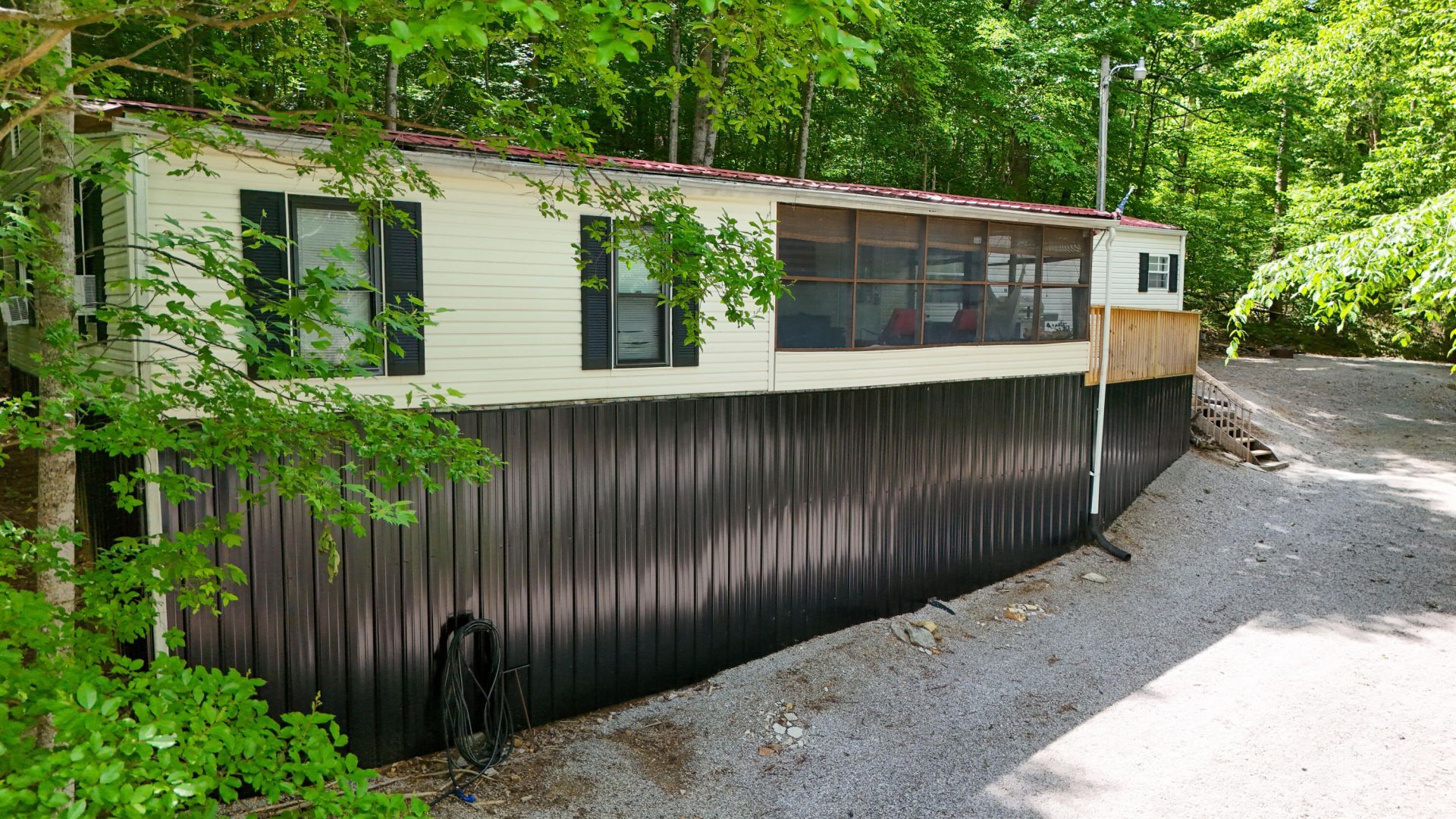 432 N Lake Drive, Burnside, KY 42519 Main Photo