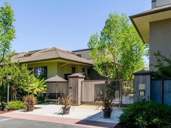 2140 Santa Cruz Avenue, Unit 203, Menlo Park, CA 94025