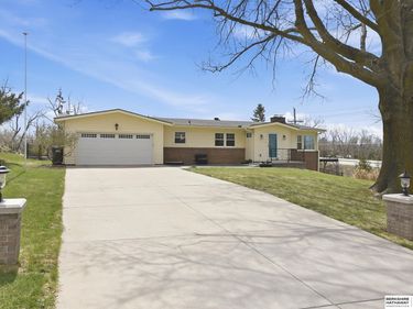 4731 Manchester Drive, Omaha, NE 68152