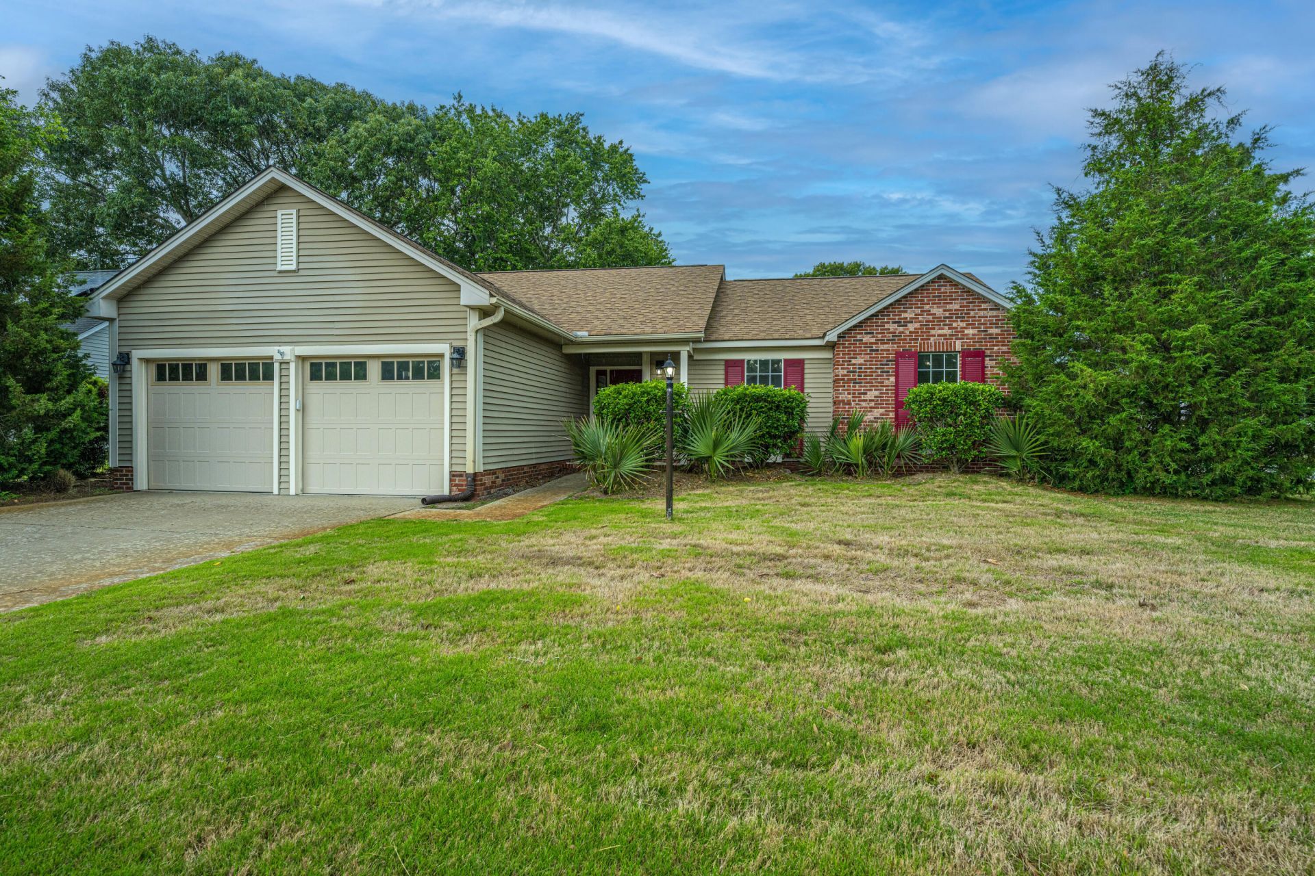 1383 Downsberry Drive Photo 1