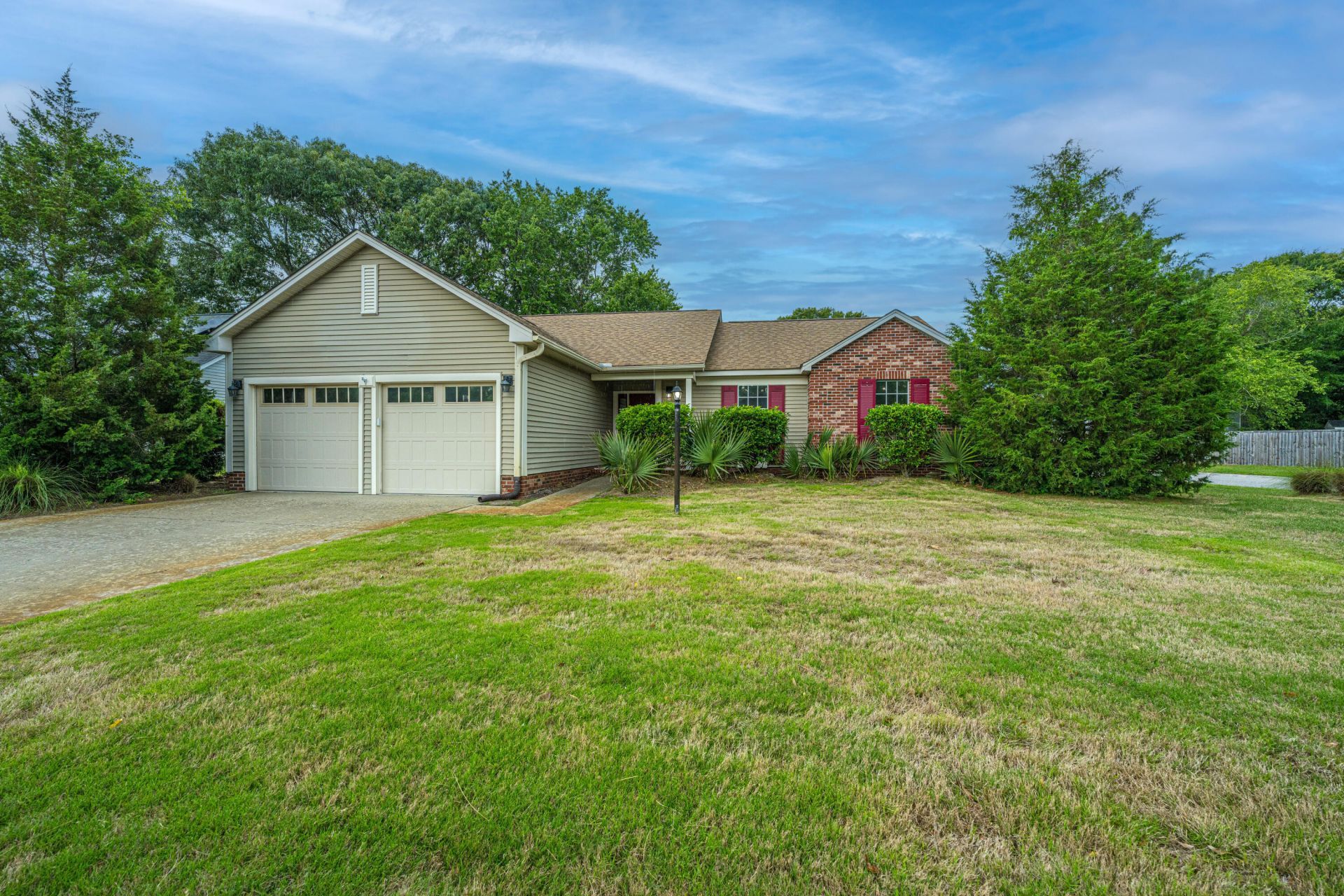 1383 Downsberry Drive Photo 4