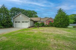 1383 Downsberry Drive photo 4