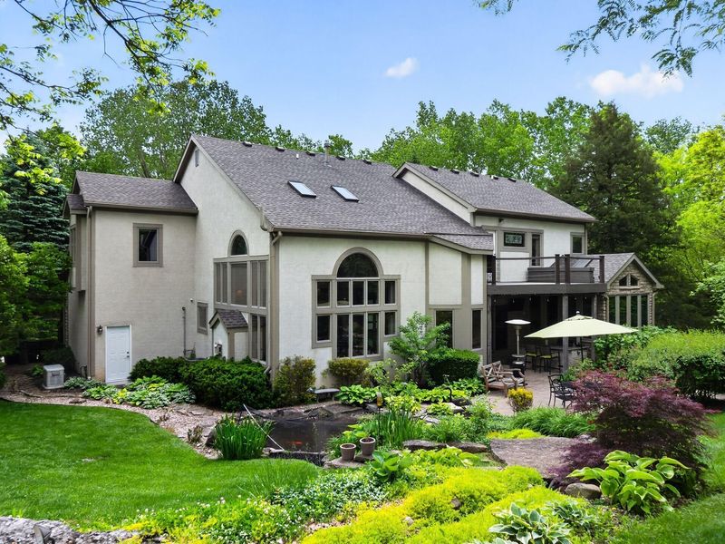 9750 Erin Woods Drive, Dublin, OH 43017 Photo 2