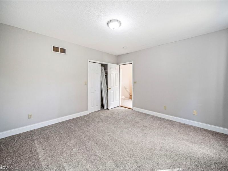 585-583 E Buchtel Avenue, Akron, OH 44304 Photo 16