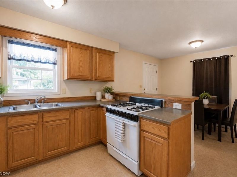 585-583 E Buchtel Avenue, Akron, OH 44304 Photo 27