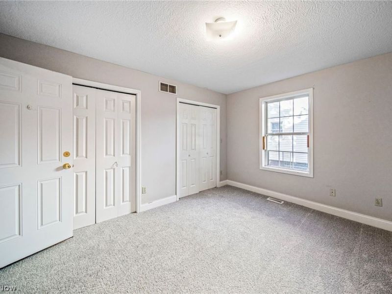 585-583 E Buchtel Avenue, Akron, OH 44304 Photo 9