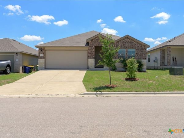 325 Jacquard Court , Troy, TX 76579