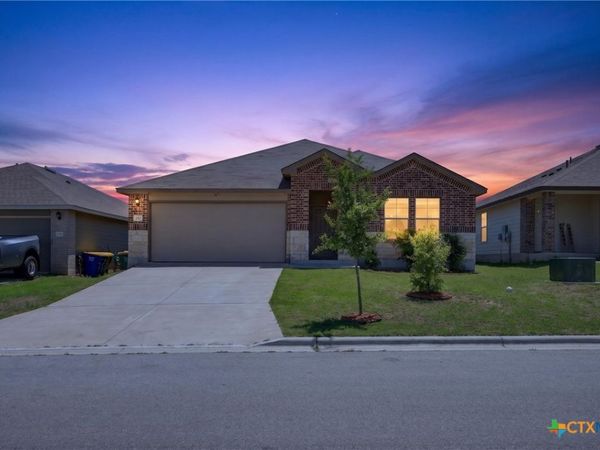 325 Jacquard Court , Troy, TX 76579