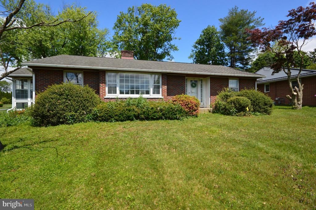15 E LOCUST STREET, OXFORD, PA 19363