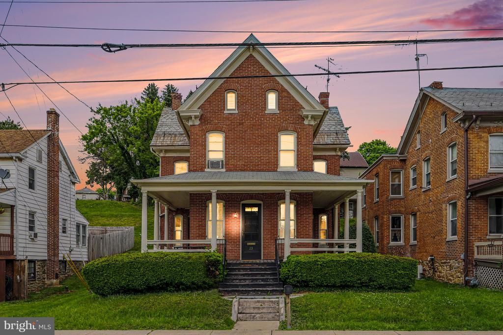 23 W GEORGE STREET, YOE, PA 17313