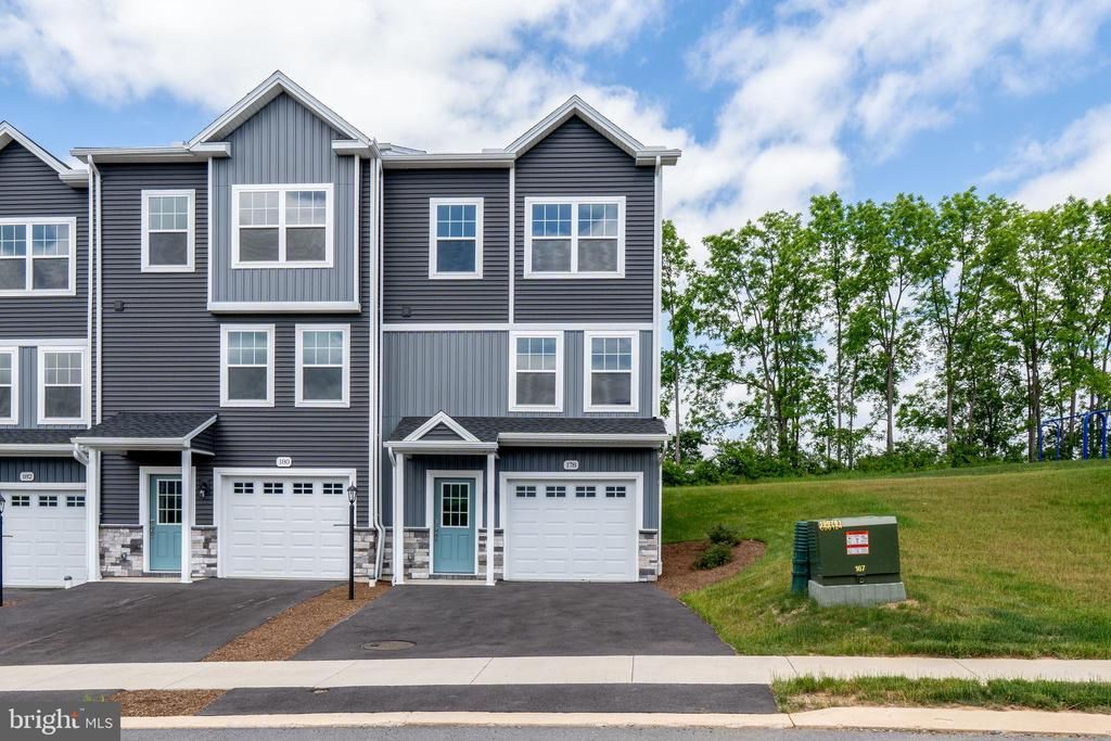 178 HIGHPOINT PARK DRIVE, PLEASANT GAP, PA 16823