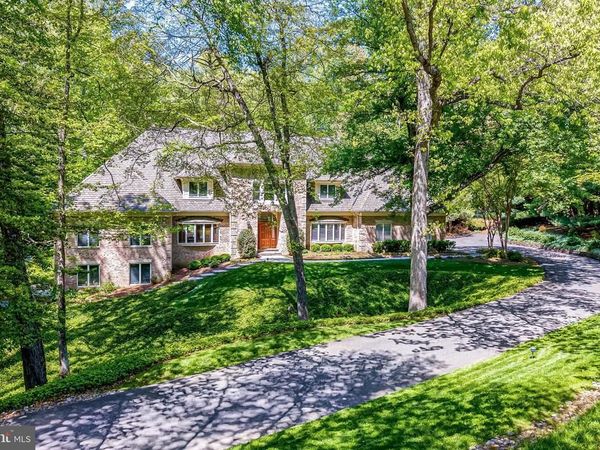 2402 OAKMONT COURT, OAKTON, VA 22124