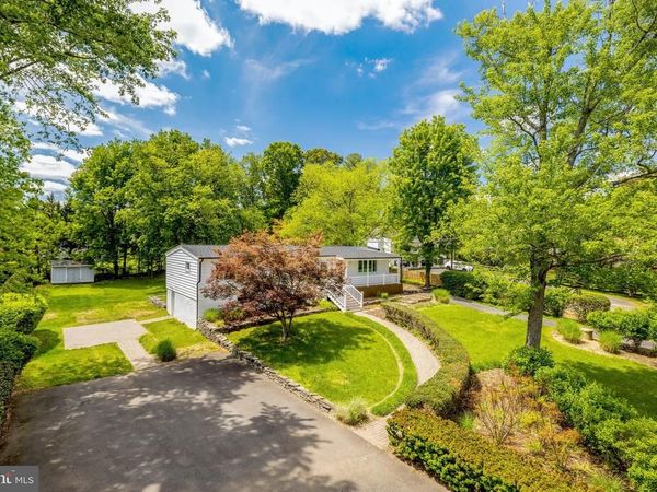 822 WALKER ROAD, GREAT FALLS, VA 22066