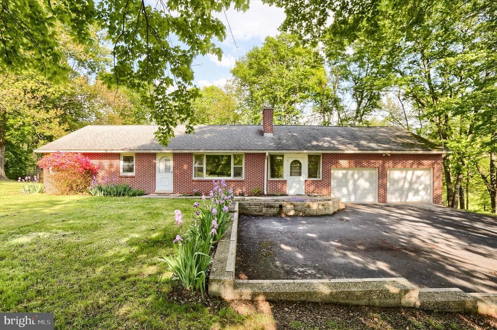 1401 LA CARR LANE, DAUPHIN, PA 17018
