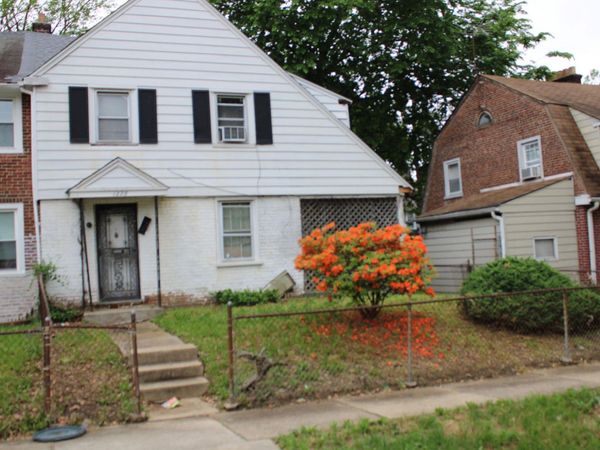 1228 CLOVER LANE , CHESTER, PA 19013