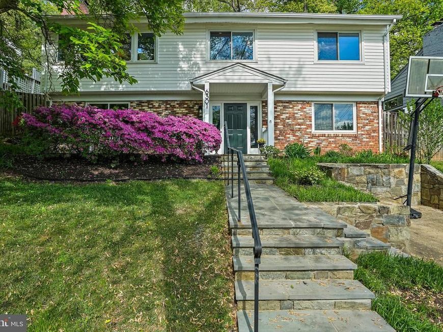 6301 Crathie Ln , Bethesda, MD 20816 Main Photo