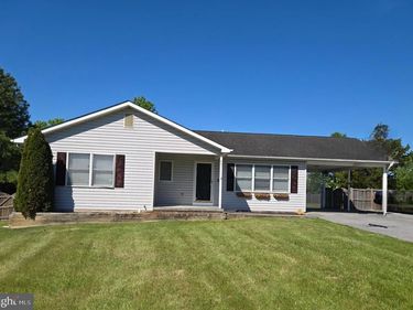 201 NIGHTINGALE AVENUE, STEPHENS CITY, VA 22655