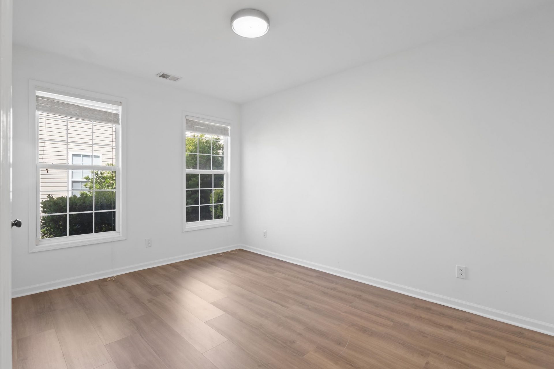 3425 Picket Fence Ln. Photo 12