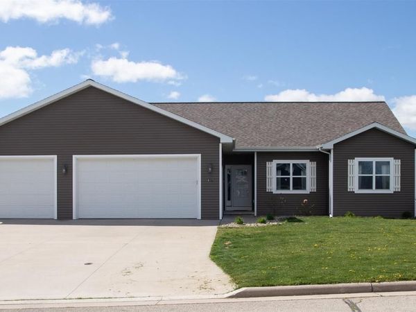 306 GREENBRIAR DRIVE, Hortonville, WI 54944