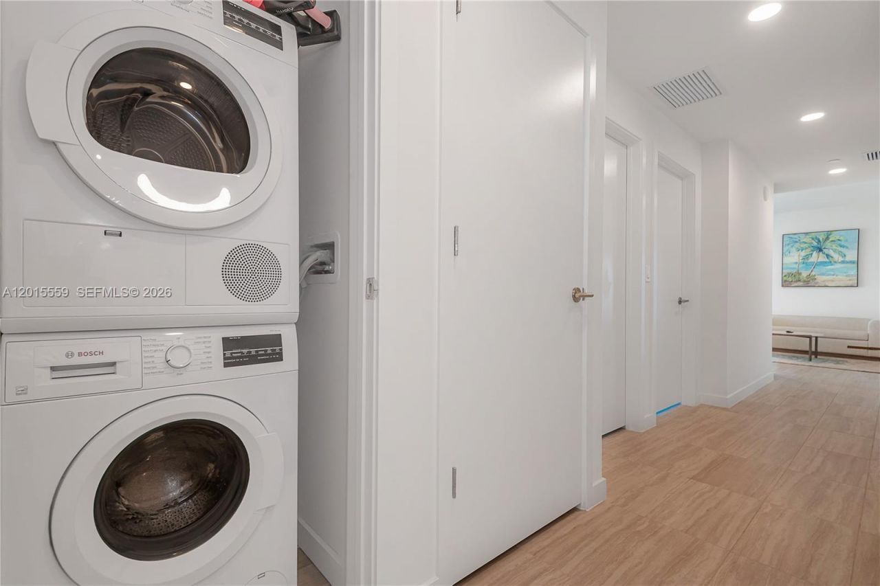 580 72nd St , Unit 1112, Miami Beach, FL 33141 Photo