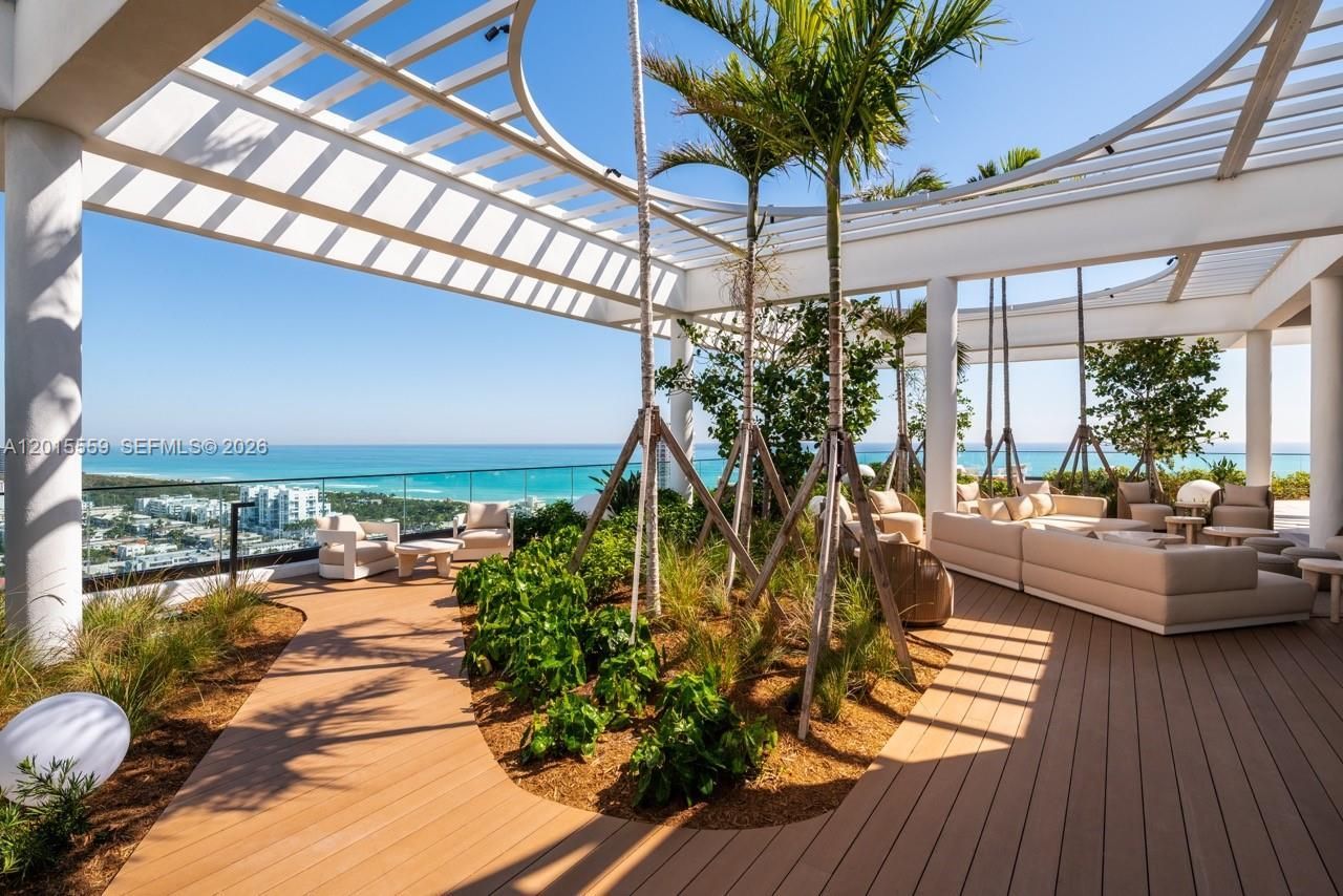 580 72nd St , Unit 1112, Miami Beach, FL 33141 Photo