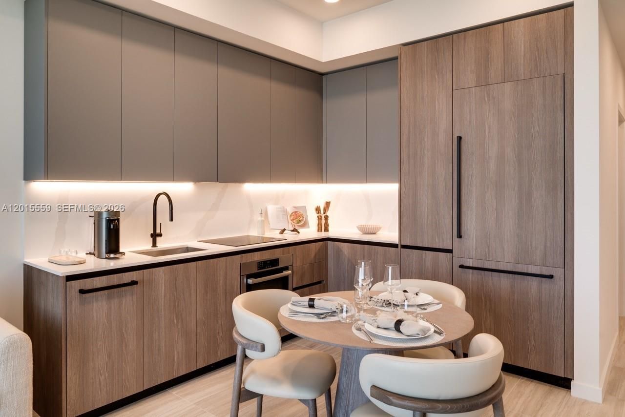 580 72nd St , Unit 1112, Miami Beach, FL 33141 Photo