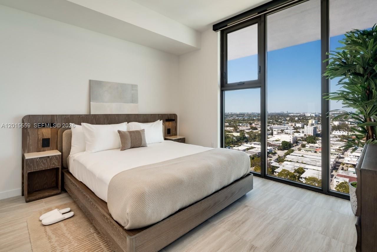 580 72nd St , Unit 1112, Miami Beach, FL 33141 Photo