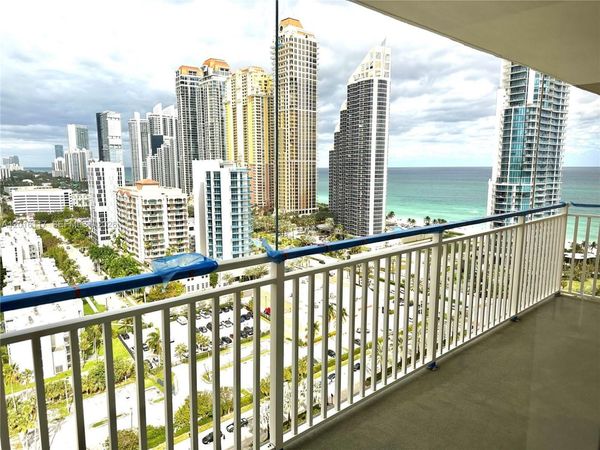 210 174th St , Unit 2411, Sunny Isles Beach, FL 33160