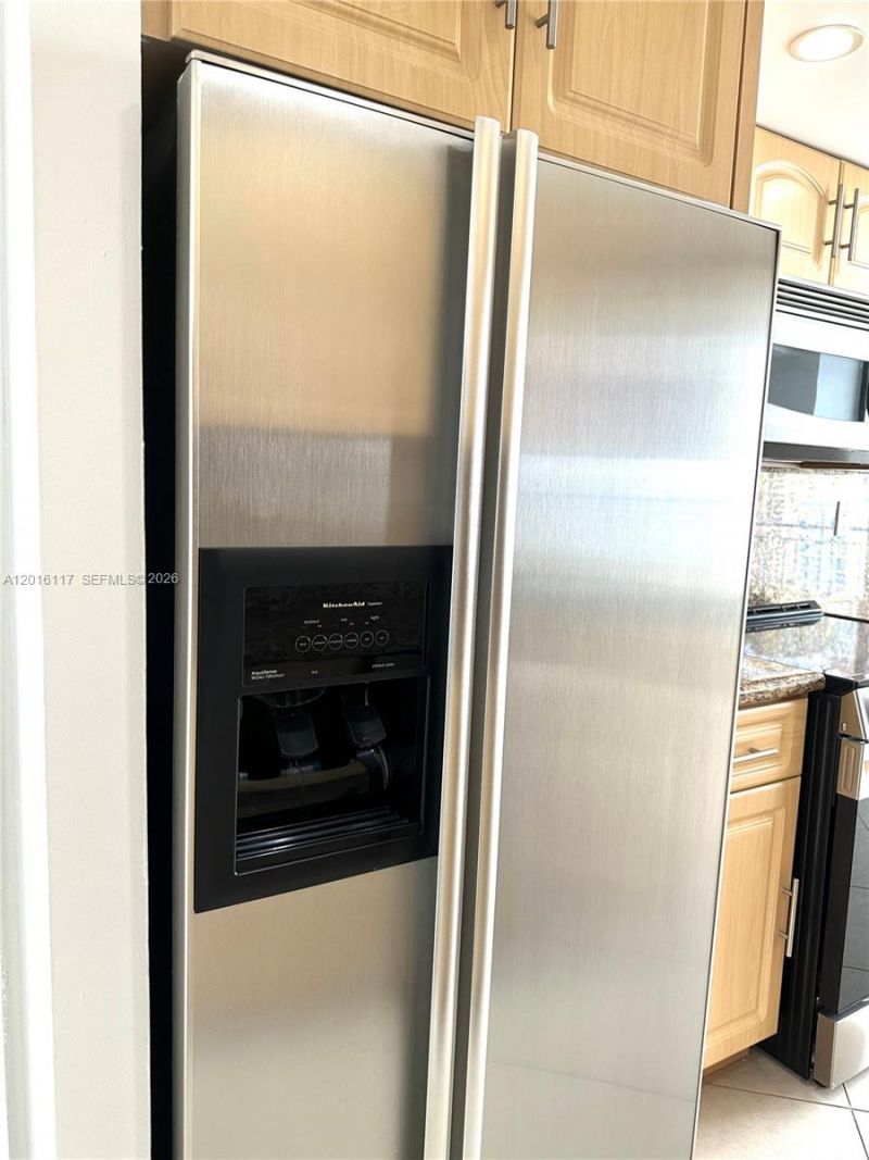 210 174th St , Unit 2411, Sunny Isles Beach, FL 33160 Photo
