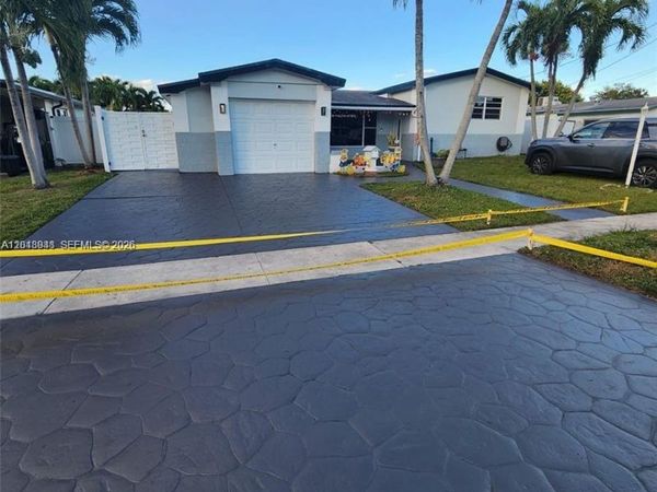 3617 NW 37th St , Lauderdale Lakes, FL 33309