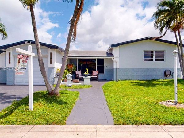 3617 NW 37th St , Lauderdale Lakes, FL 33309