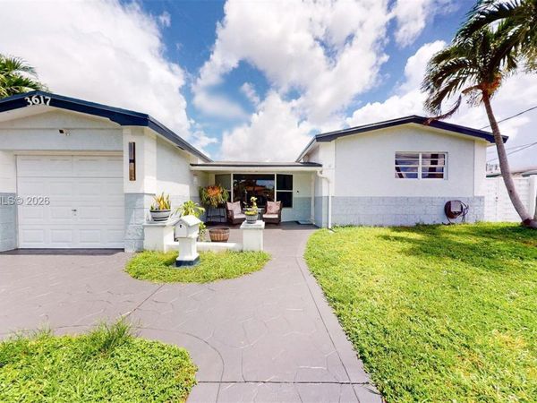 3617 NW 37th St , Lauderdale Lakes, FL 33309