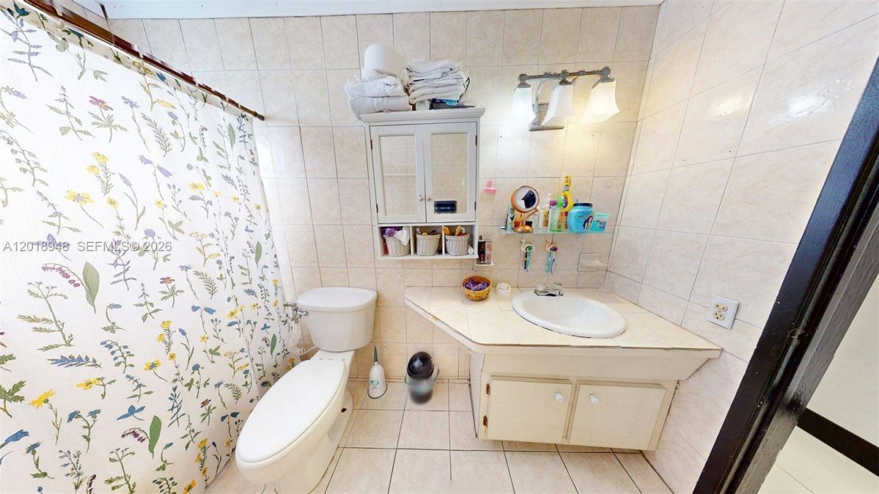 3617 NW 37th St, Lauderdale Lakes, FL 33309 Photo
