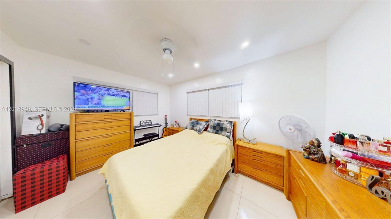 3617 NW 37th St, Lauderdale Lakes, FL 33309 Photo