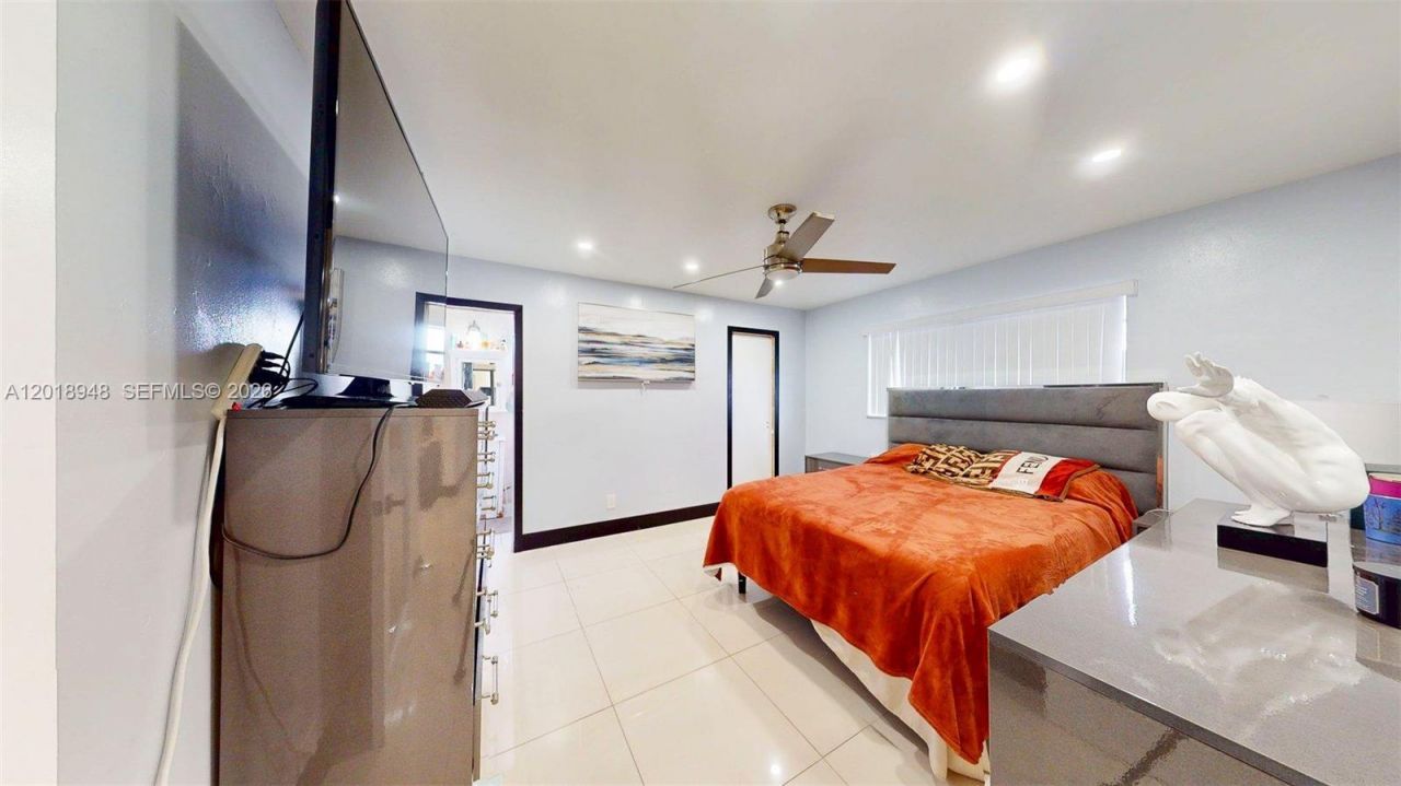 3617 NW 37th St, Lauderdale Lakes, FL 33309 Photo