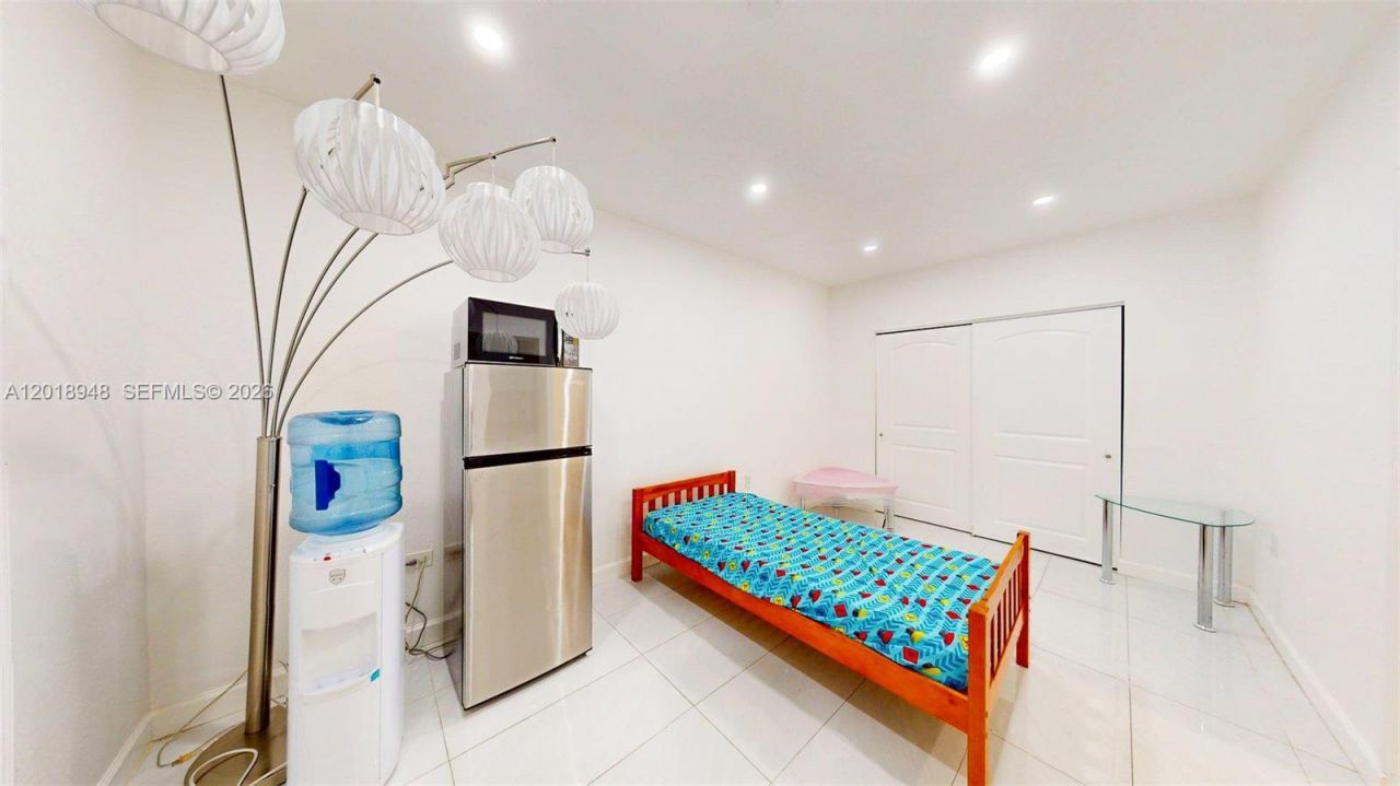 3617 NW 37th St, Lauderdale Lakes, FL 33309 Photo