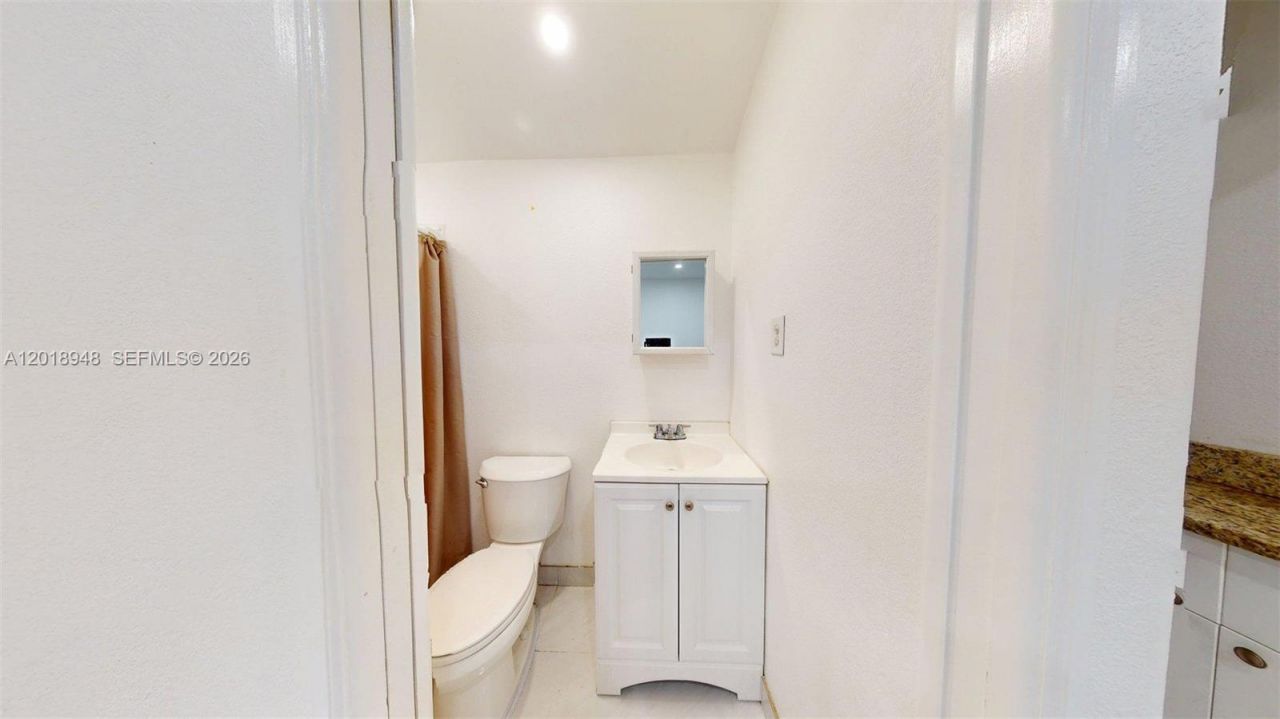 3617 NW 37th St, Lauderdale Lakes, FL 33309 Photo