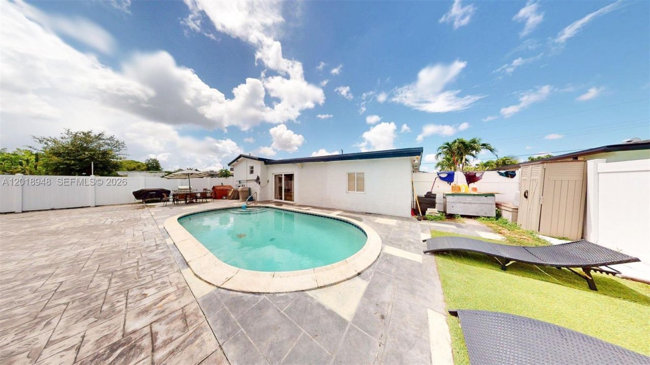 3617 NW 37th St, Lauderdale Lakes, FL 33309 Photo