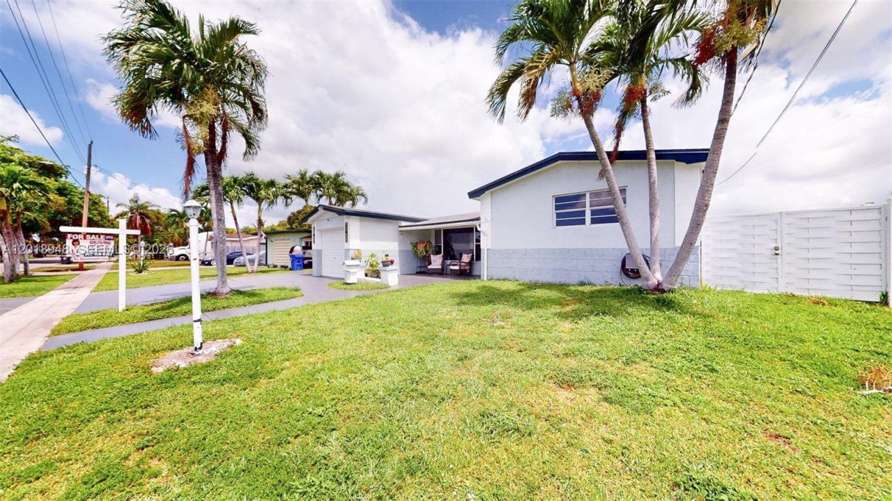 3617 NW 37th St, Lauderdale Lakes, FL 33309 Photo