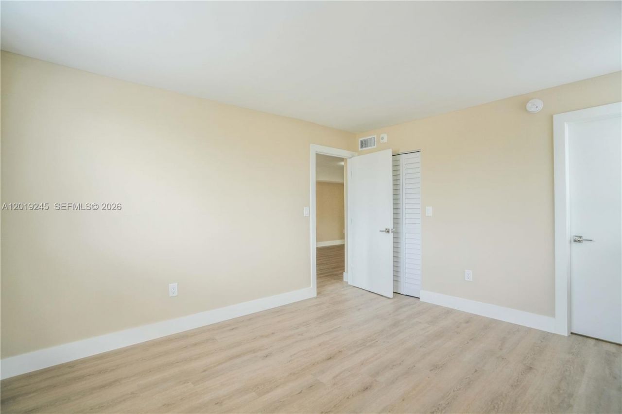 6960 Rue Vendome, Unit 201, Miami Beach, FL 33141 Photo