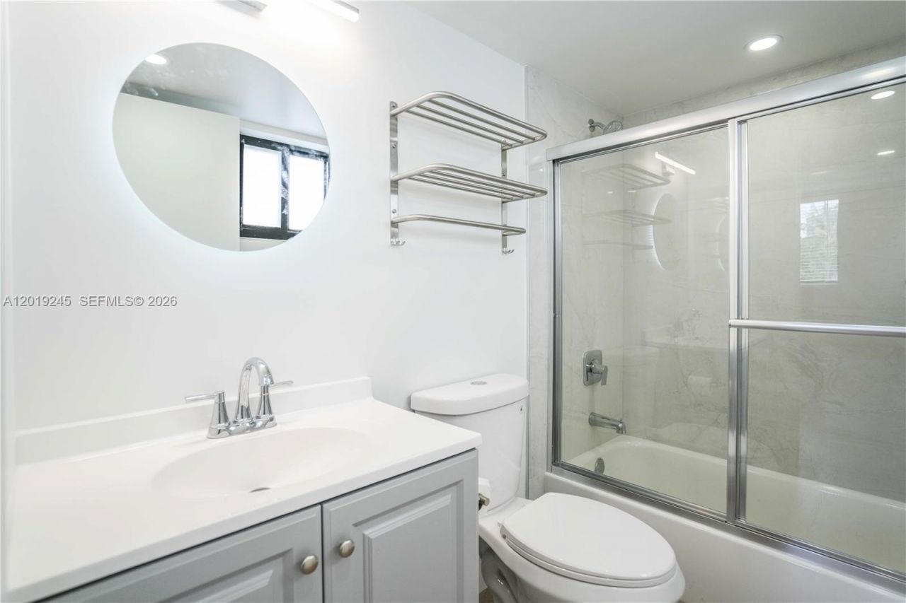 6960 Rue Vendome, Unit 201, Miami Beach, FL 33141 Photo
