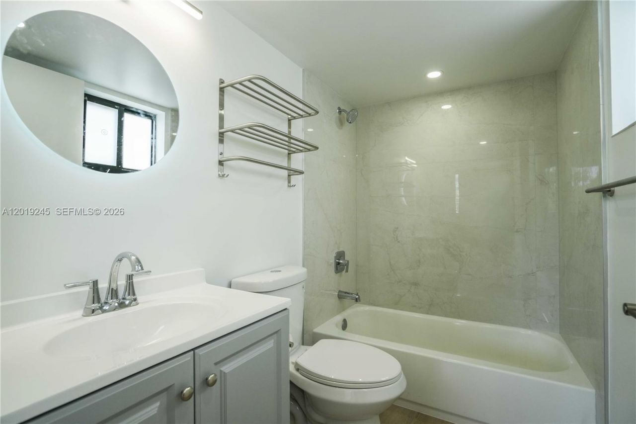 6960 Rue Vendome, Unit 201, Miami Beach, FL 33141 Photo