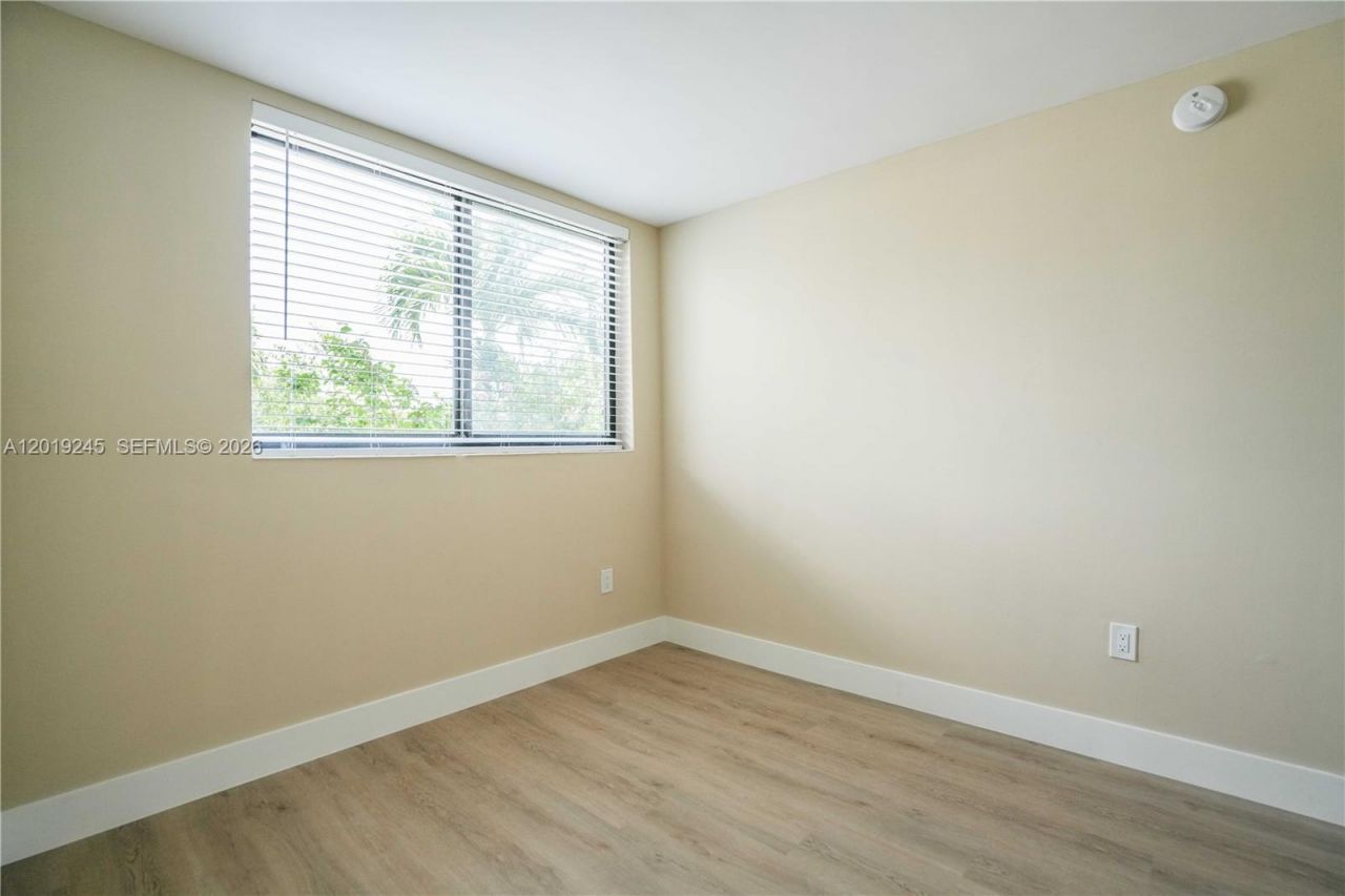 6960 Rue Vendome, Unit 201, Miami Beach, FL 33141 Photo