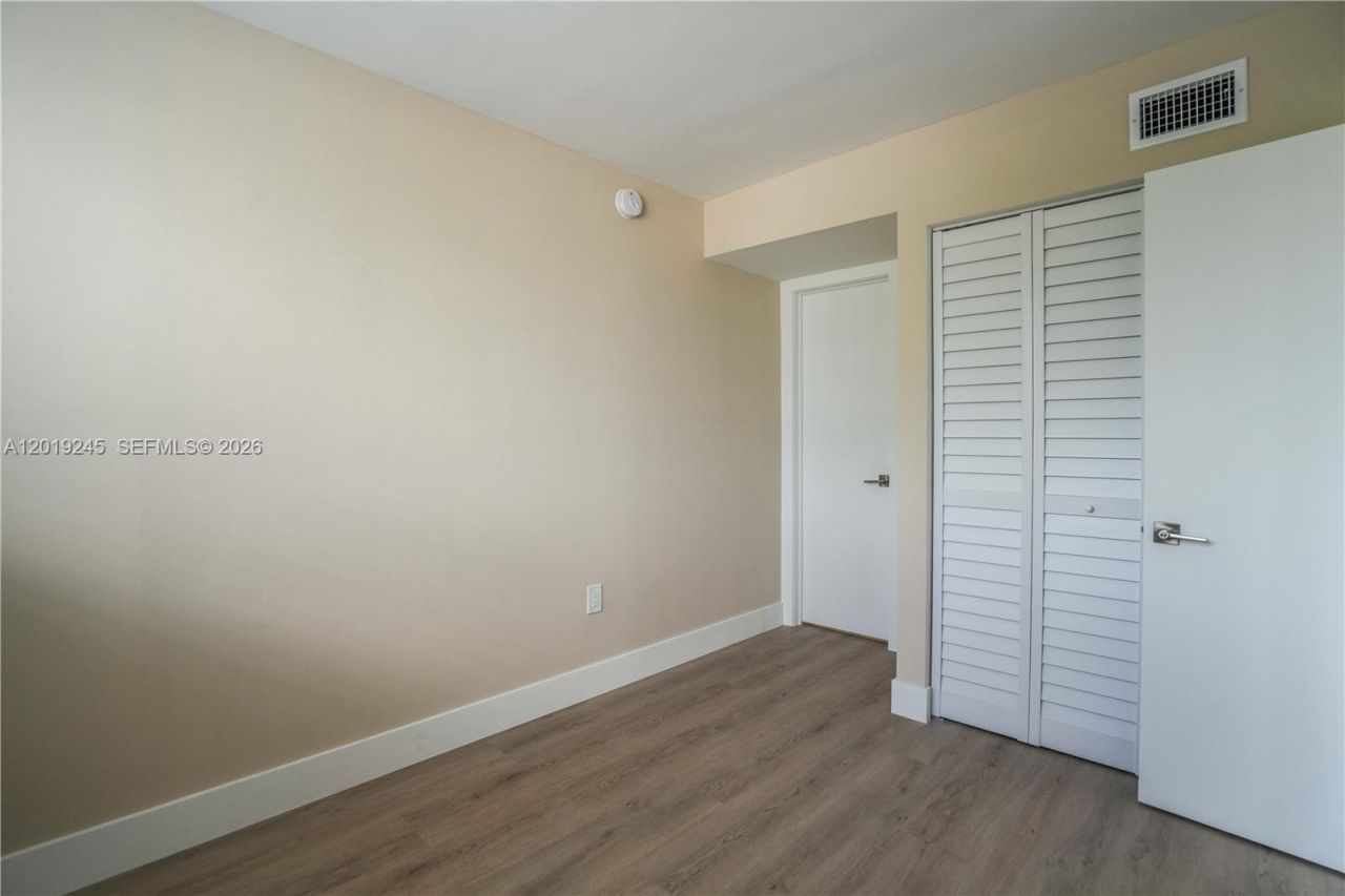 6960 Rue Vendome, Unit 201, Miami Beach, FL 33141 Photo